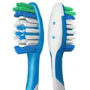 COLGATE Макс Блеск Отбеливающая зубная щетка, средней жесткости, промоупаковка 1+1