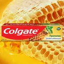 Зубная паста Colgate Прополис отбеливающая с натуральными ингредиентами для бережного отбеливания зубов, 100мл